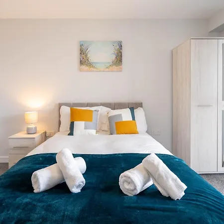 Apartment New Build - 2 Bed Cosy Modern - Juliet Balcony - Roof Top Terrace - Digbeth, Centre - Free Netflix & Smart Tv *