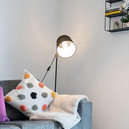 Apartament New Build - 2 Bed Cosy Modern - Juliet Balcony - Roof Top Terrace - Digbeth, Centre - Free Netflix & Smart Tv Birmingham