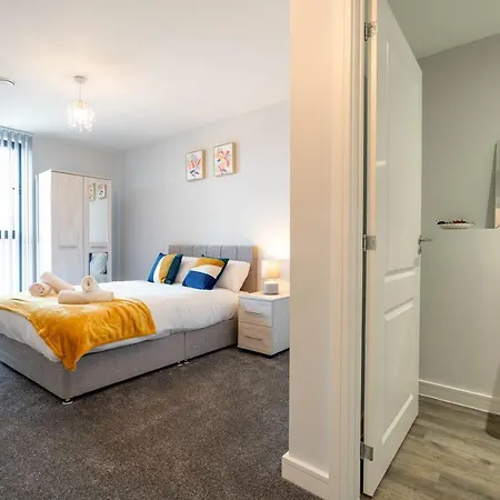 Apartment New Build - 2 Bed Cosy Modern - Juliet Balcony - Roof Top Terrace - Digbeth, Centre - Free Netflix & Smart Tv Birmingham